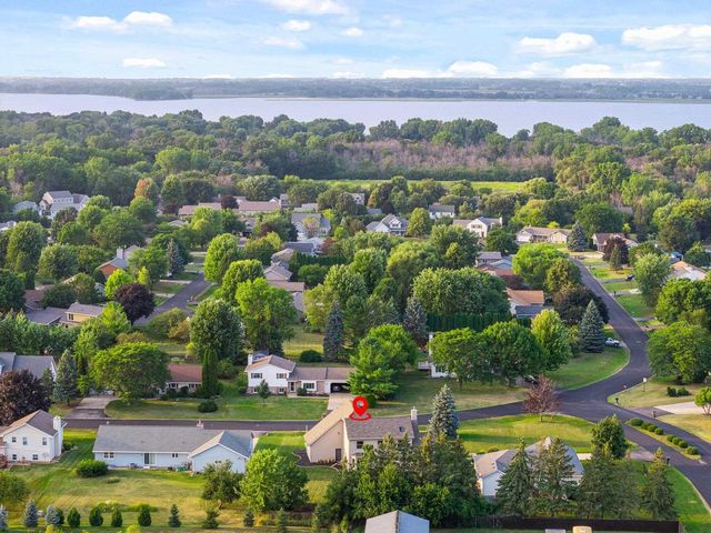 2705 OAKWOOD CIRCLE, Oshkosh, WI 54904