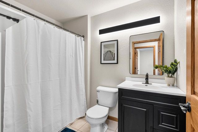 2705 OAKWOOD CIRCLE, Oshkosh, WI 54904