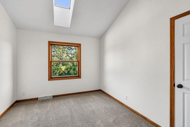2705 OAKWOOD CIRCLE, Oshkosh, WI 54904