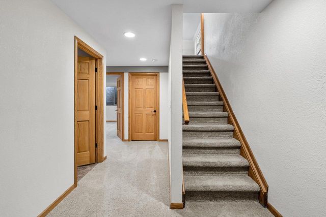 2705 OAKWOOD CIRCLE, Oshkosh, WI 54904
