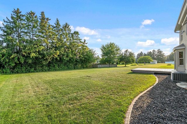 2705 OAKWOOD CIRCLE, Oshkosh, WI 54904