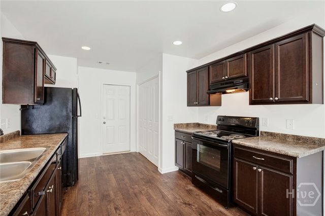 126 Knotty Pine Circle, Springfield, GA 31329