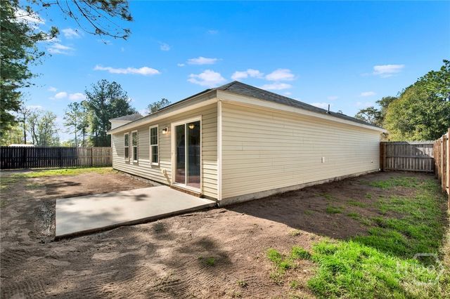 126 Knotty Pine Circle, Springfield, GA 31329