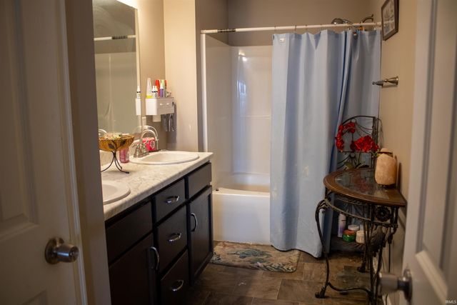 1904 Waynedale Drive, Garrett, IN 46738