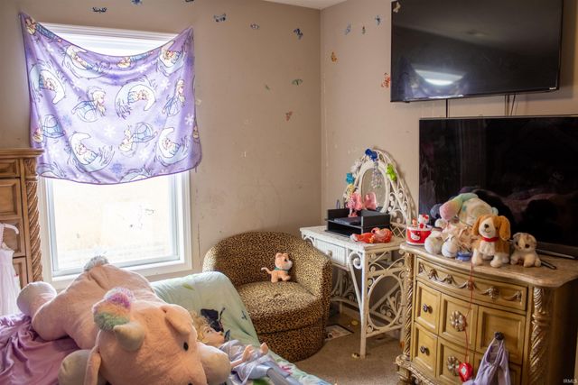 1904 Waynedale Drive, Garrett, IN 46738