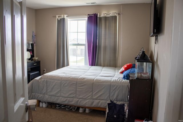 1904 Waynedale Drive, Garrett, IN 46738