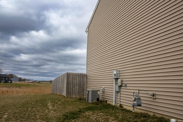 1904 Waynedale Drive, Garrett, IN 46738