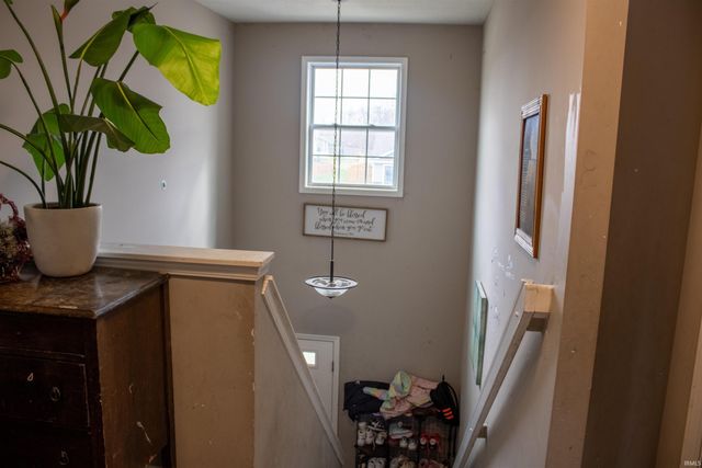 1904 Waynedale Drive, Garrett, IN 46738