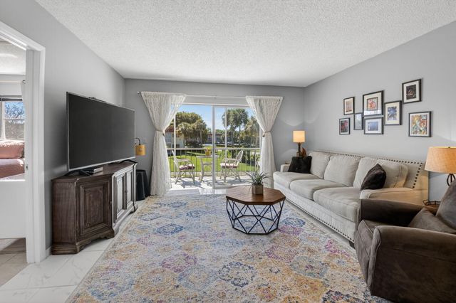 33 Abbey Lane 207, Delray Beach, FL 33446