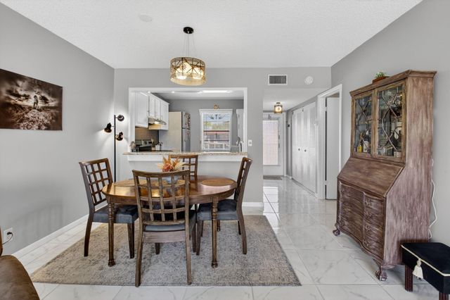 33 Abbey Lane 207, Delray Beach, FL 33446