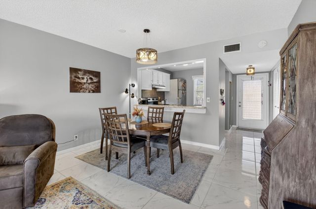 33 Abbey Lane 207, Delray Beach, FL 33446