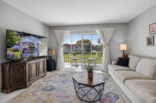 33 Abbey Lane 207, Delray Beach, FL 33446