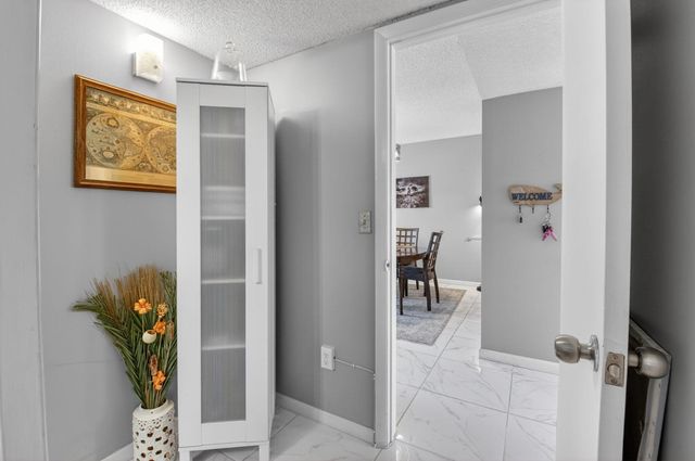 33 Abbey Lane 207, Delray Beach, FL 33446