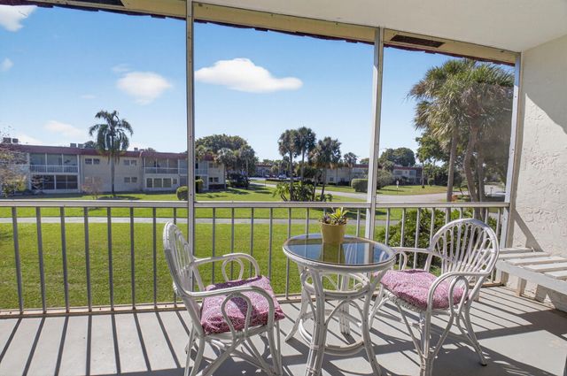 33 Abbey Lane 207, Delray Beach, FL 33446