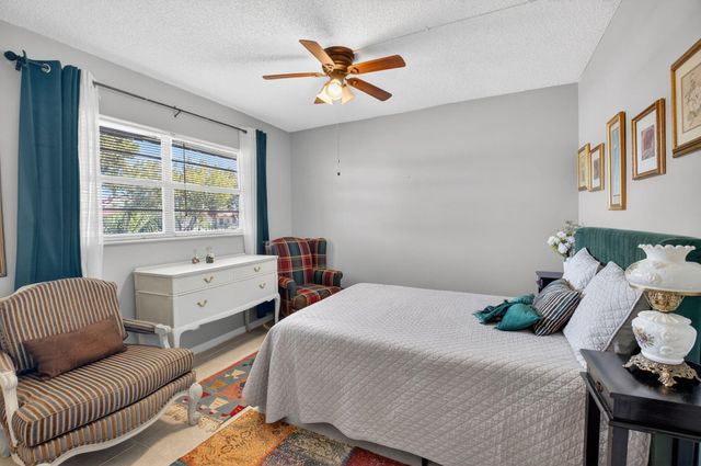 33 Abbey Lane 207, Delray Beach, FL 33446