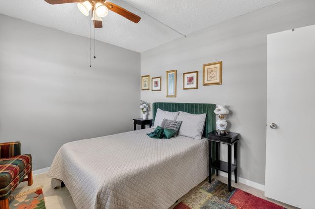 33 Abbey Lane 207, Delray Beach, FL 33446