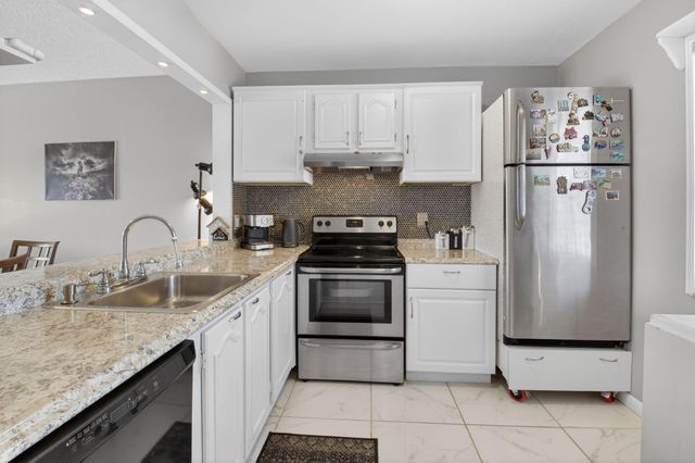 33 Abbey Lane 207, Delray Beach, FL 33446