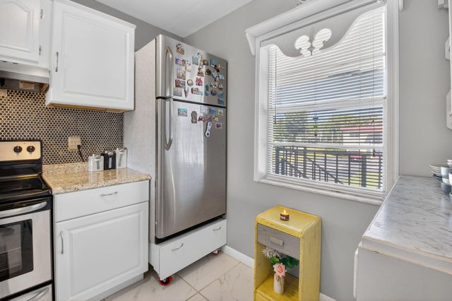 33 Abbey Lane 207, Delray Beach, FL 33446