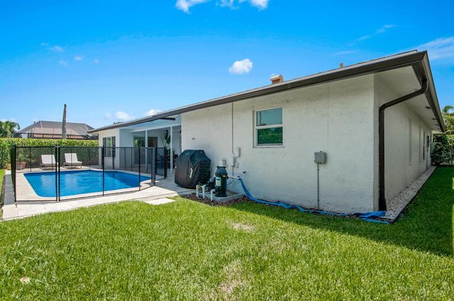 23313 Lago Mar Circle, Boca Raton, FL 33433
