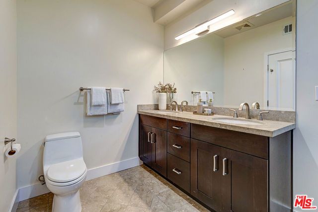 2512 28th Street 110, Santa Monica, CA 90405