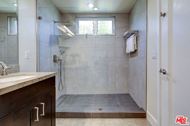 2512 28th Street 110, Santa Monica, CA 90405
