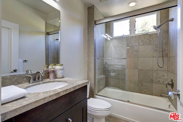 2512 28th Street 110, Santa Monica, CA 90405