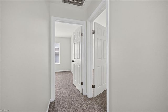 131 Seaside LN, Virginia Beach, VA 23462