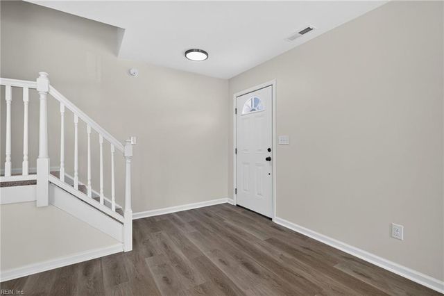 131 Seaside LN, Virginia Beach, VA 23462