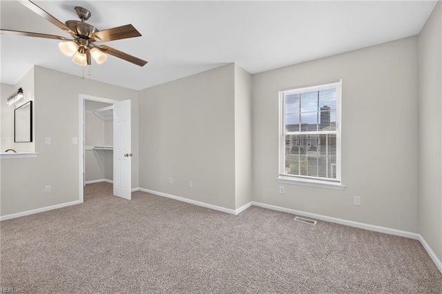 131 Seaside LN, Virginia Beach, VA 23462