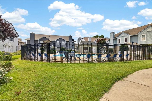 131 Seaside LN, Virginia Beach, VA 23462