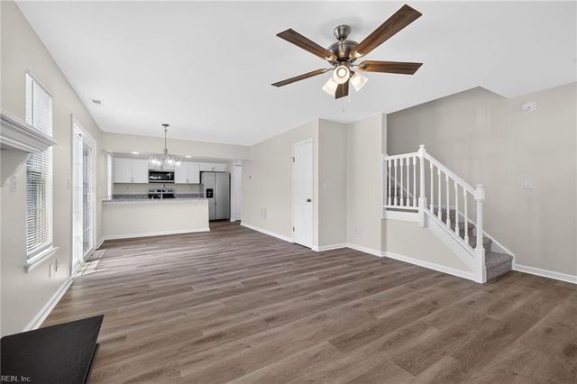 131 Seaside LN, Virginia Beach, VA 23462