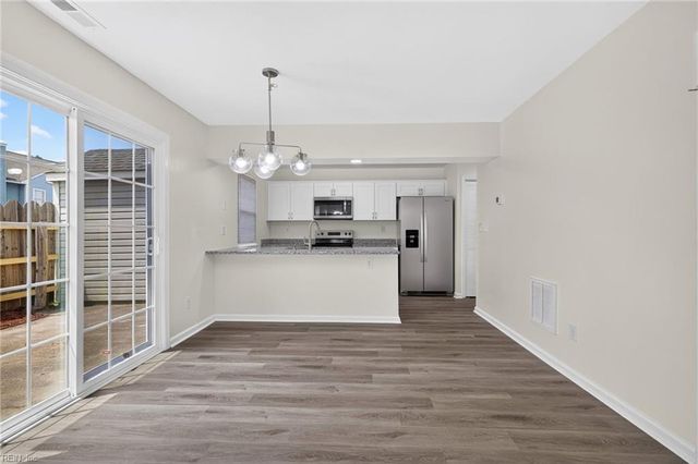 131 Seaside LN, Virginia Beach, VA 23462
