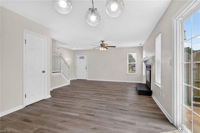 131 Seaside LN, Virginia Beach, VA 23462