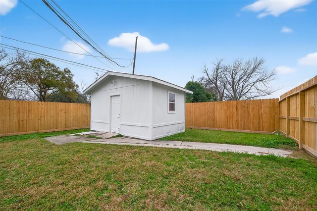 2907 Virginia Street, La Marque, TX 77568