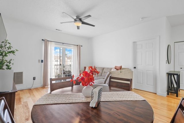 21 Hampshire 412, Methuen, MA 01844