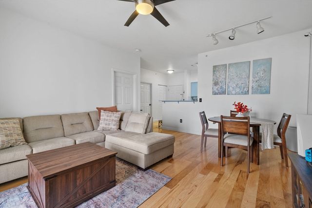 21 Hampshire 412, Methuen, MA 01844