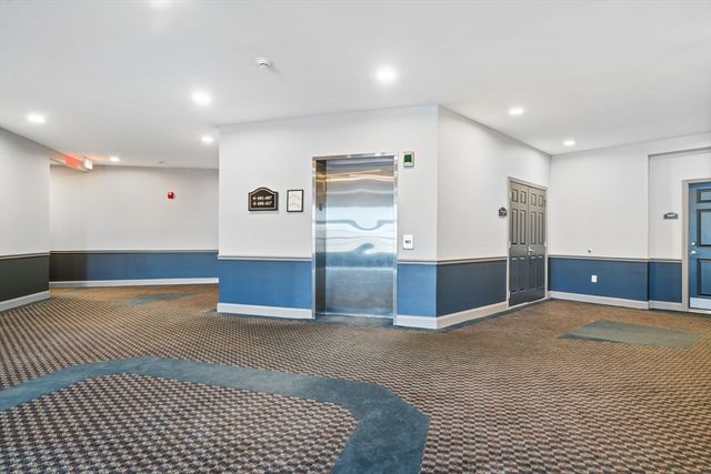 21 Hampshire 412, Methuen, MA 01844