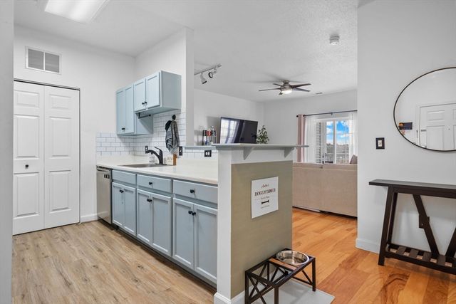 21 Hampshire 412, Methuen, MA 01844