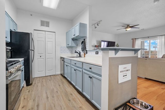 21 Hampshire 412, Methuen, MA 01844