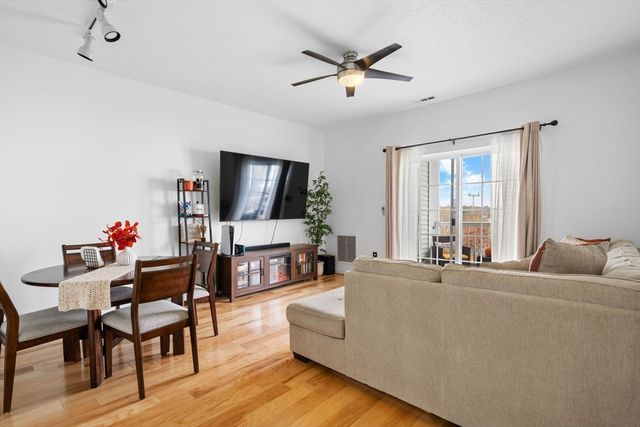 21 Hampshire 412, Methuen, MA 01844