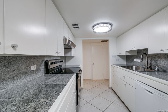 122 E Terra Alta Dr Apt 22, San Antonio, TX 78209