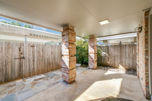 122 E Terra Alta Dr Apt 22, San Antonio, TX 78209