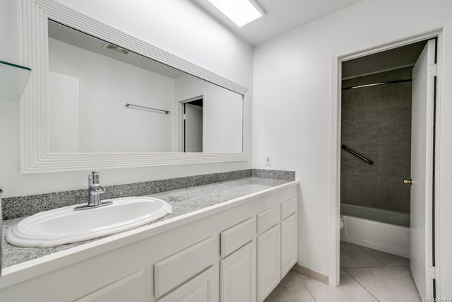 122 E Terra Alta Dr Apt 22, San Antonio, TX 78209