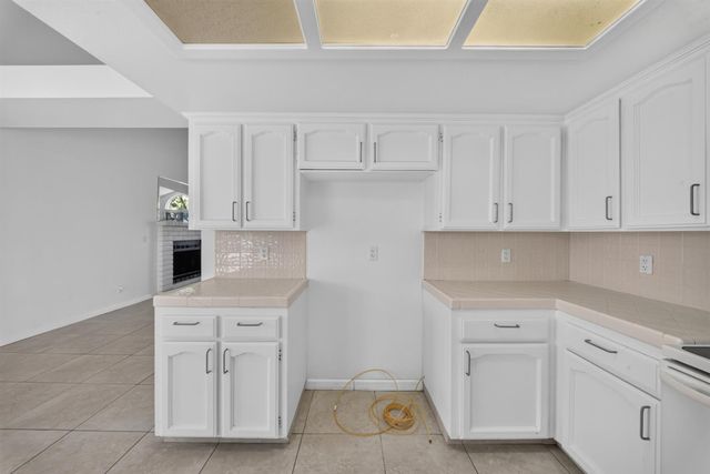 1813 E Shea Drive, Fresno, CA 93720