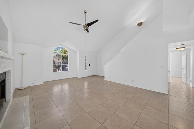 1813 E Shea Drive, Fresno, CA 93720