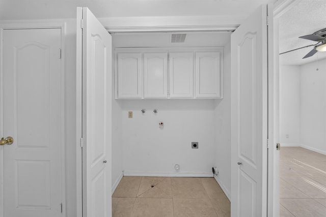 1813 E Shea Drive, Fresno, CA 93720