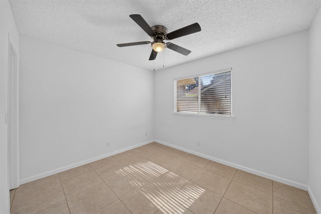 1813 E Shea Drive, Fresno, CA 93720