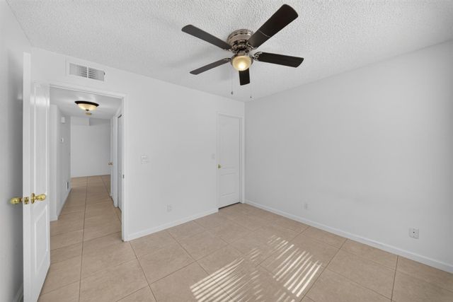 1813 E Shea Drive, Fresno, CA 93720