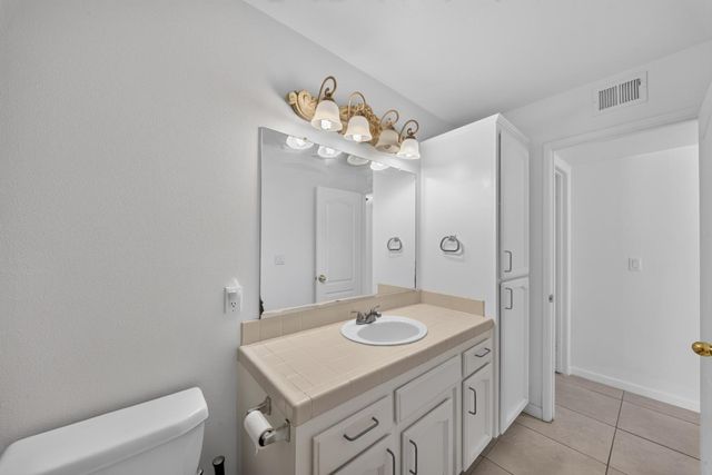 1813 E Shea Drive, Fresno, CA 93720