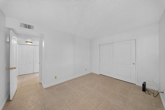 1813 E Shea Drive, Fresno, CA 93720